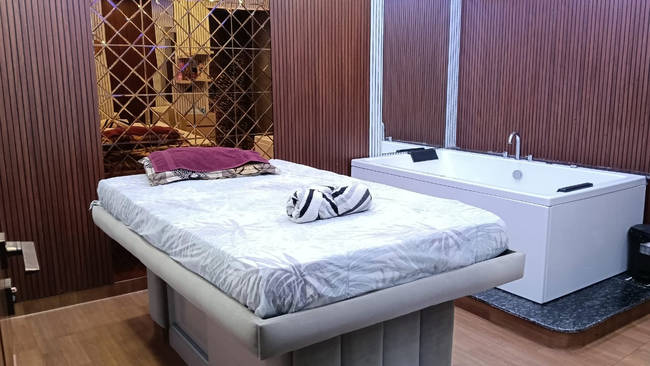 Why Aromatherapy Is the Heart of Every Luxury Spa